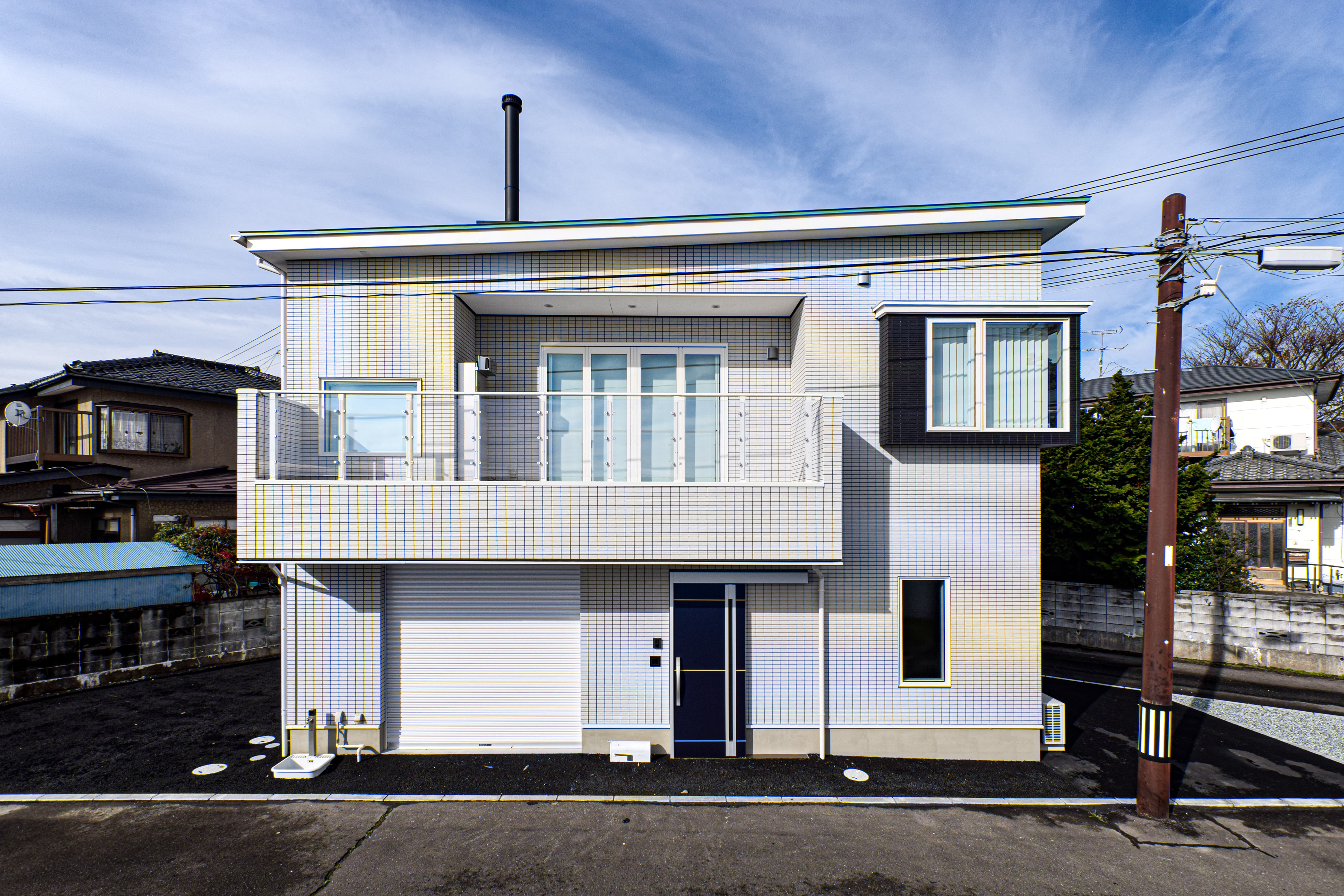 【 松島の海際に建つ、海を楽しむガレージハウス 】 写真